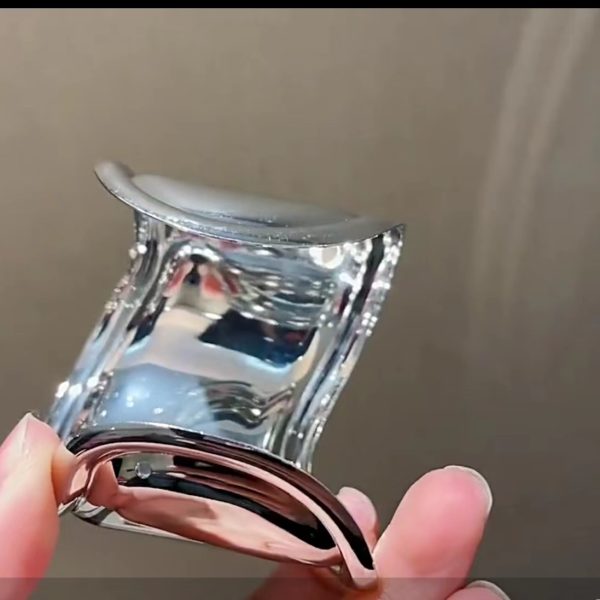 Knot Hinged Bangle