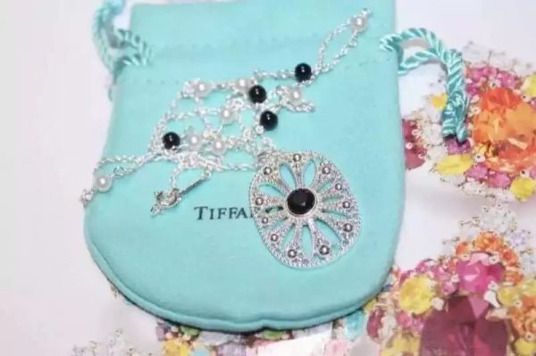 Gemstone square necklace